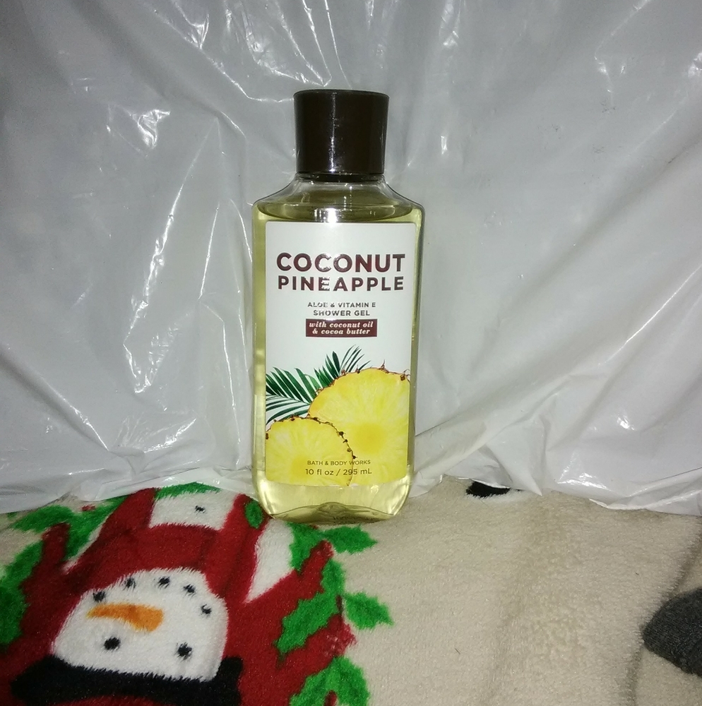 Bath and Body Works Coconut Pineapple Shower Gel!